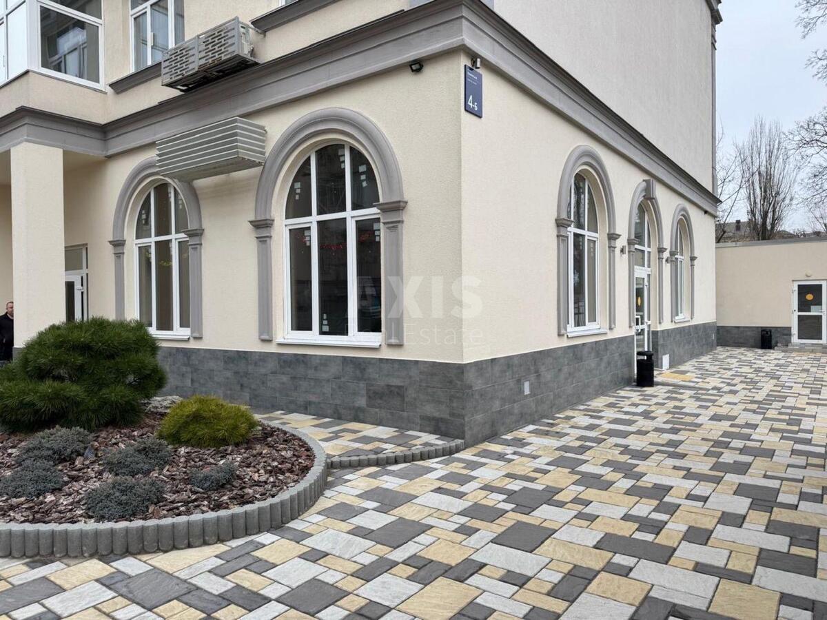 Office vul. Krakivs'ka 15/17, 209m2