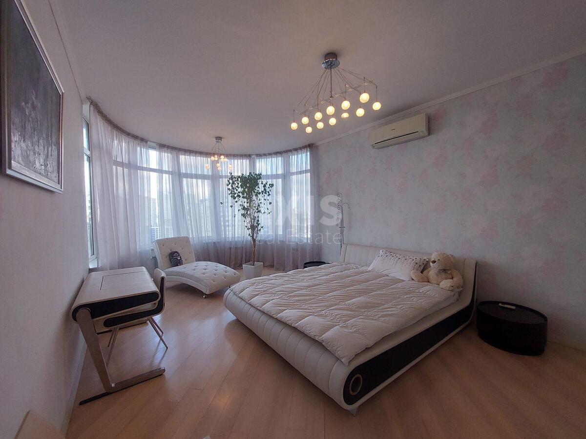 3k apartment vul. Dmytrivs'ka 692