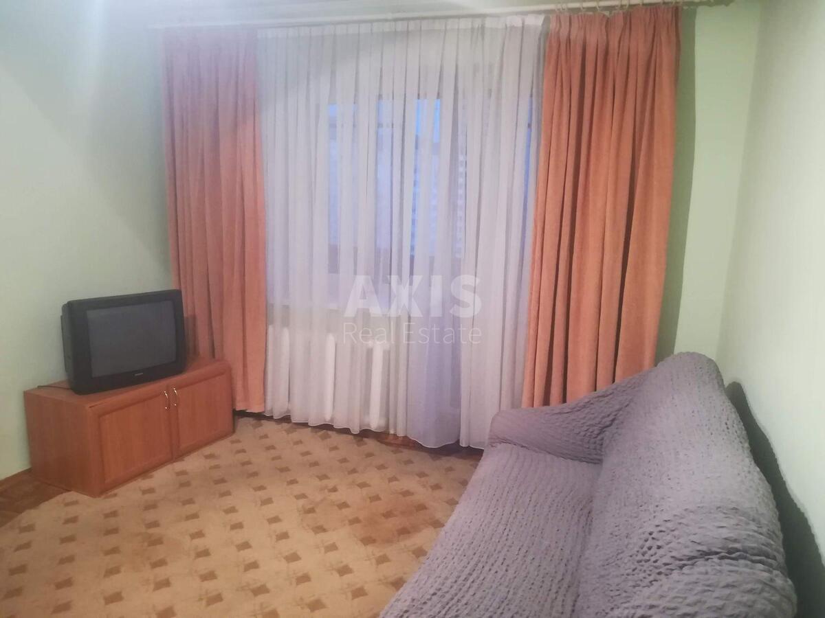 2k apartment vul. Vyshnjakivs'ka 90