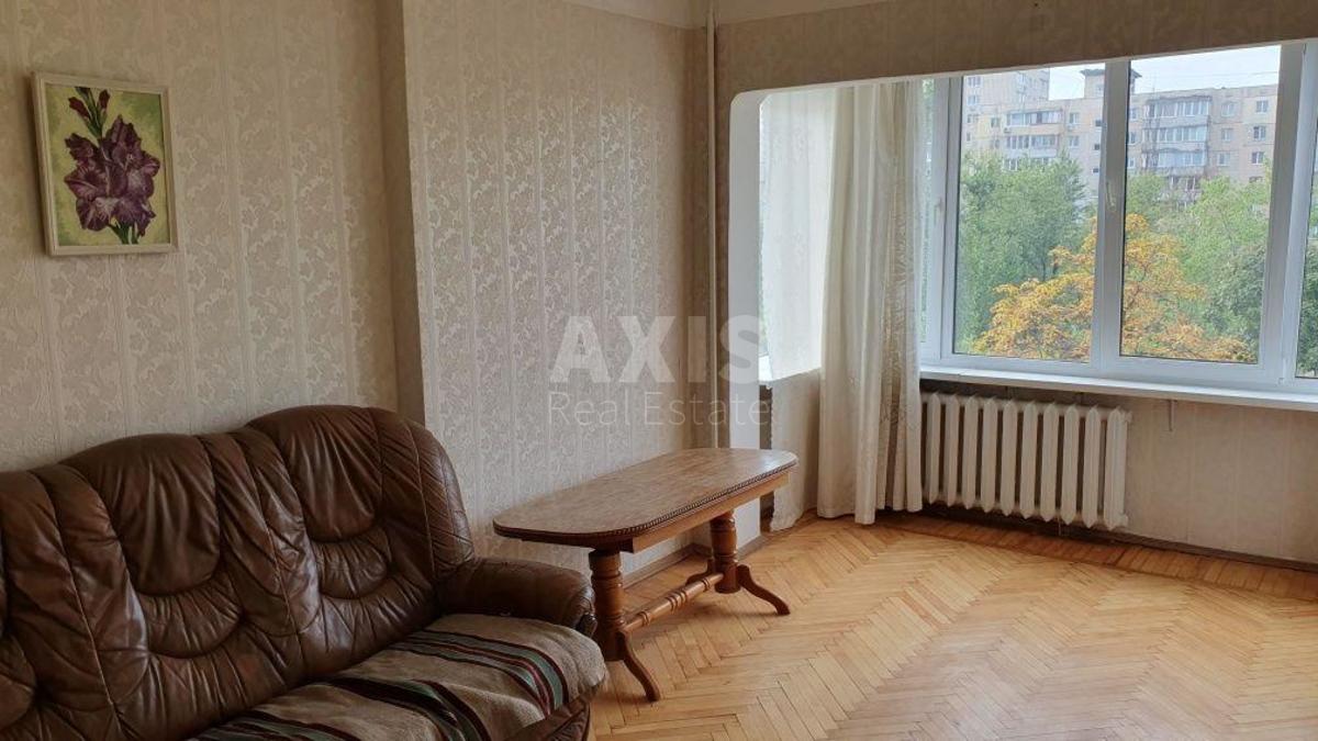 2k apartment vul. Sverstjuka Jevgena 8А5