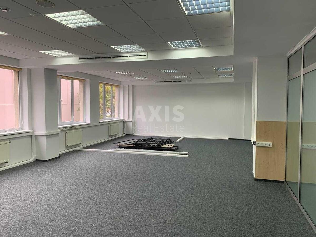 Office vul. Zhyljans'ka 110, 530m21