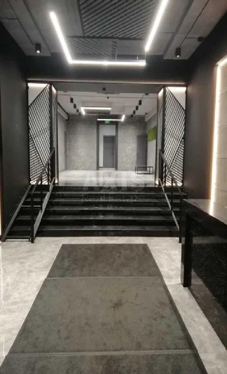 Office bul. Lesi Ukrai'nky 26, 78m26
