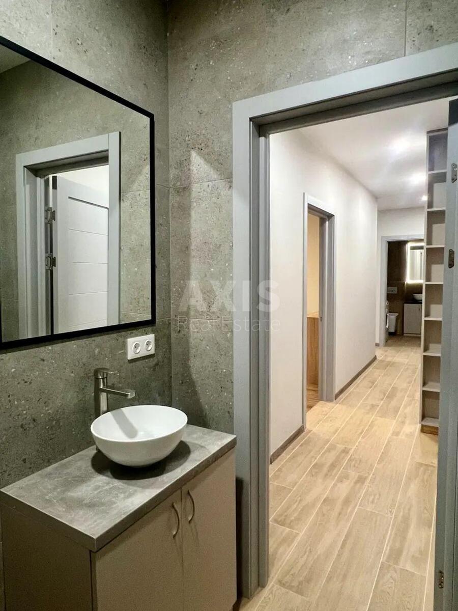 2k apartment vul. Baggovutivs'ka 17602176
