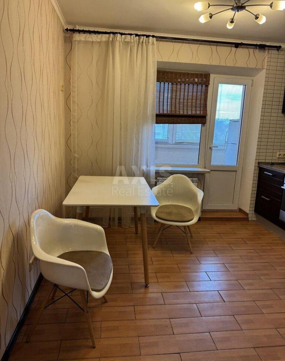2k apartment vul. Avtozavods'ka 810