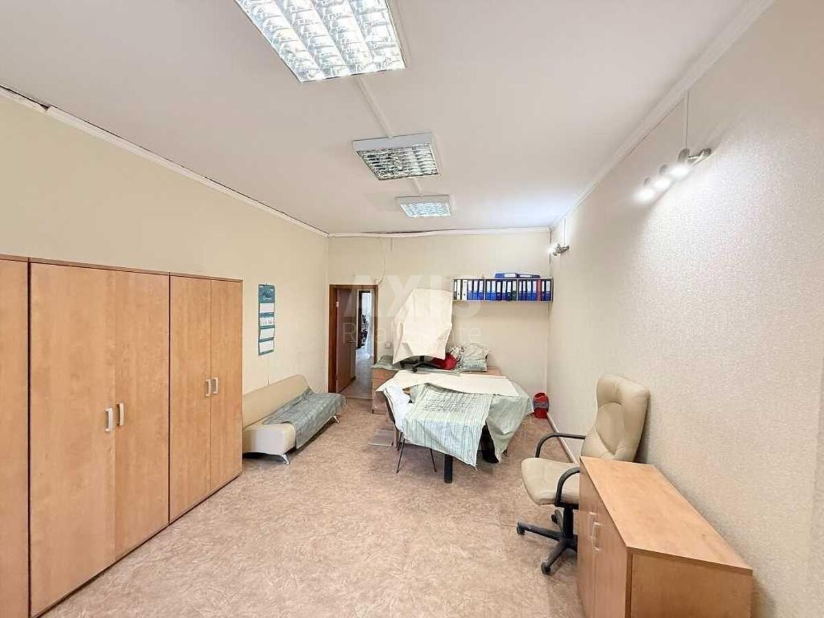 Office vul. Antonovycha 72, 125m2608090