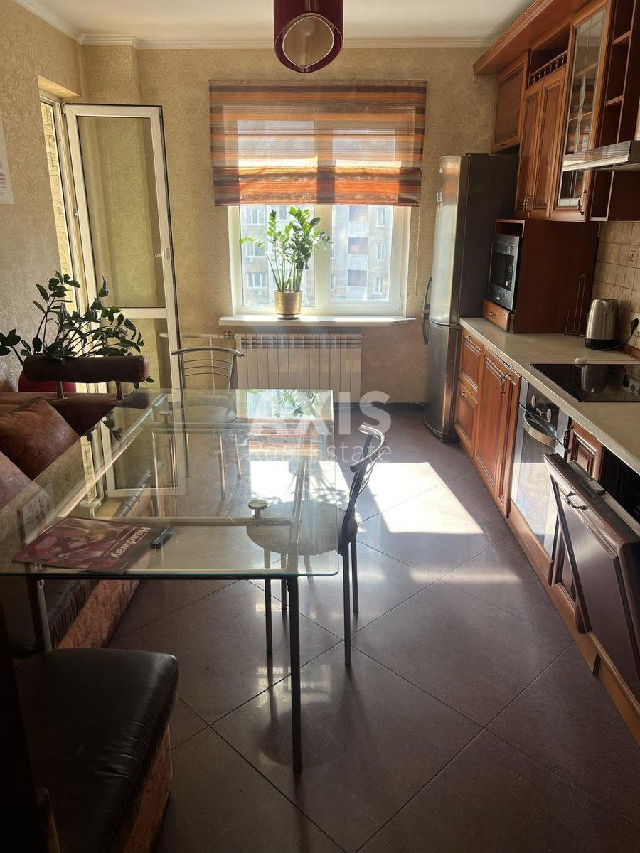 2к квартира пр-т Гонгадзе Георгия 18З335352