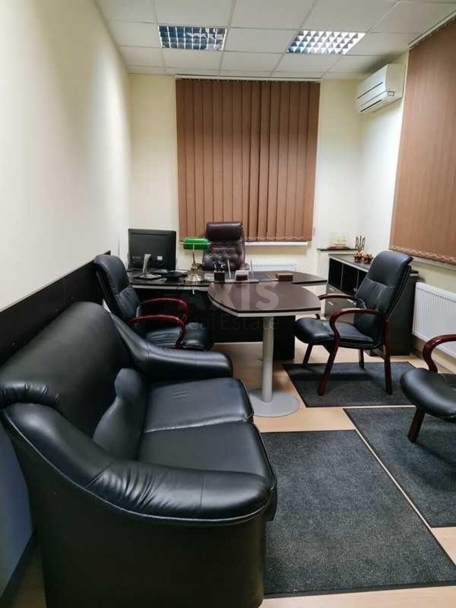 Trade object vul. Vil'jamsa Akademika 3А, 206m2