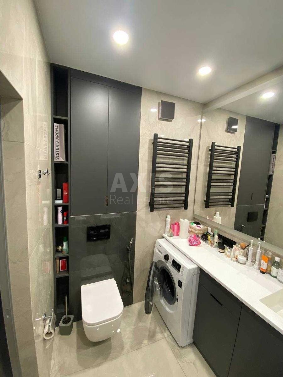 2k apartment nab. Dniprovs'ka 18А2