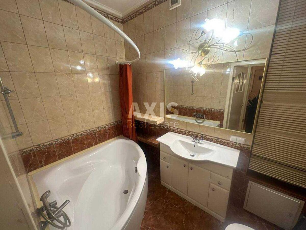 1k apartment vul. Volodymyrs'ka 370