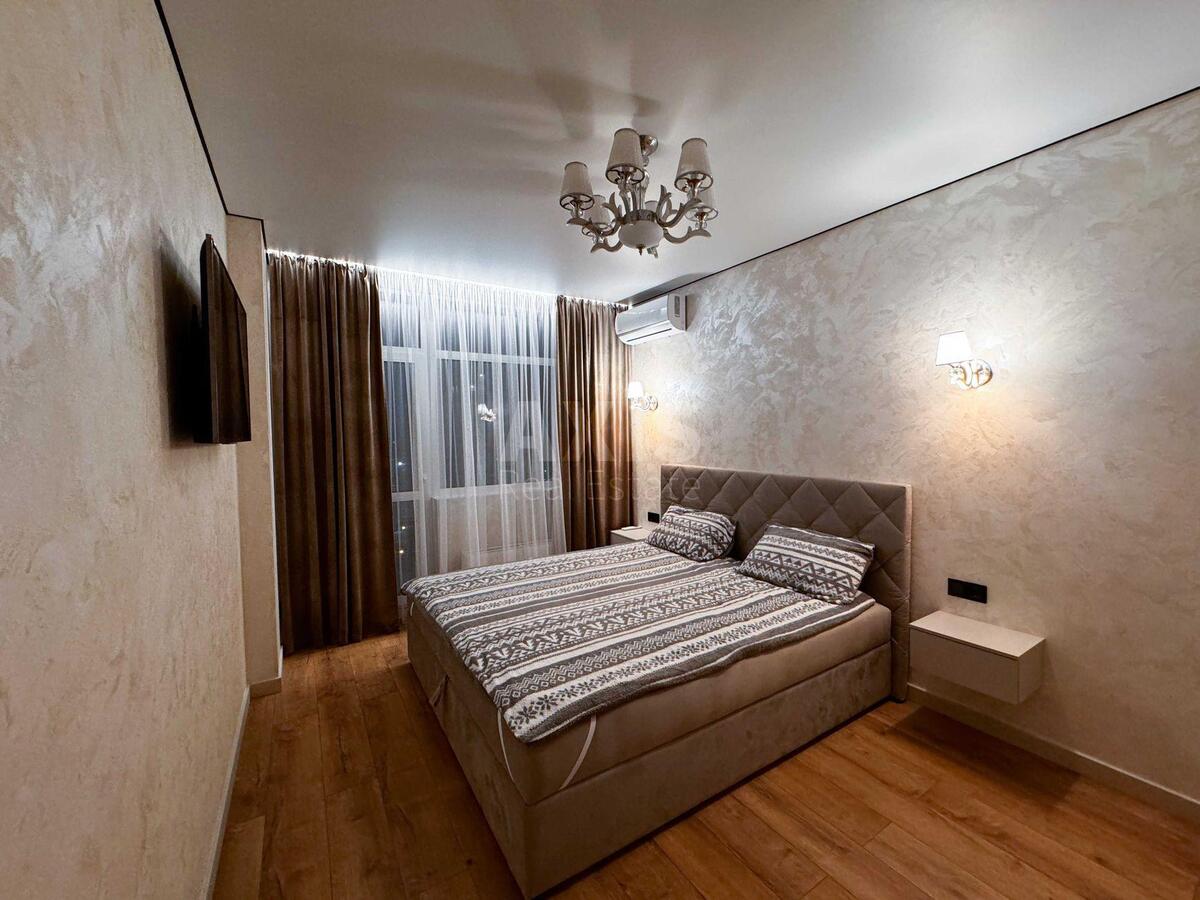 3к квартира ул. Александра Олеся 19626825