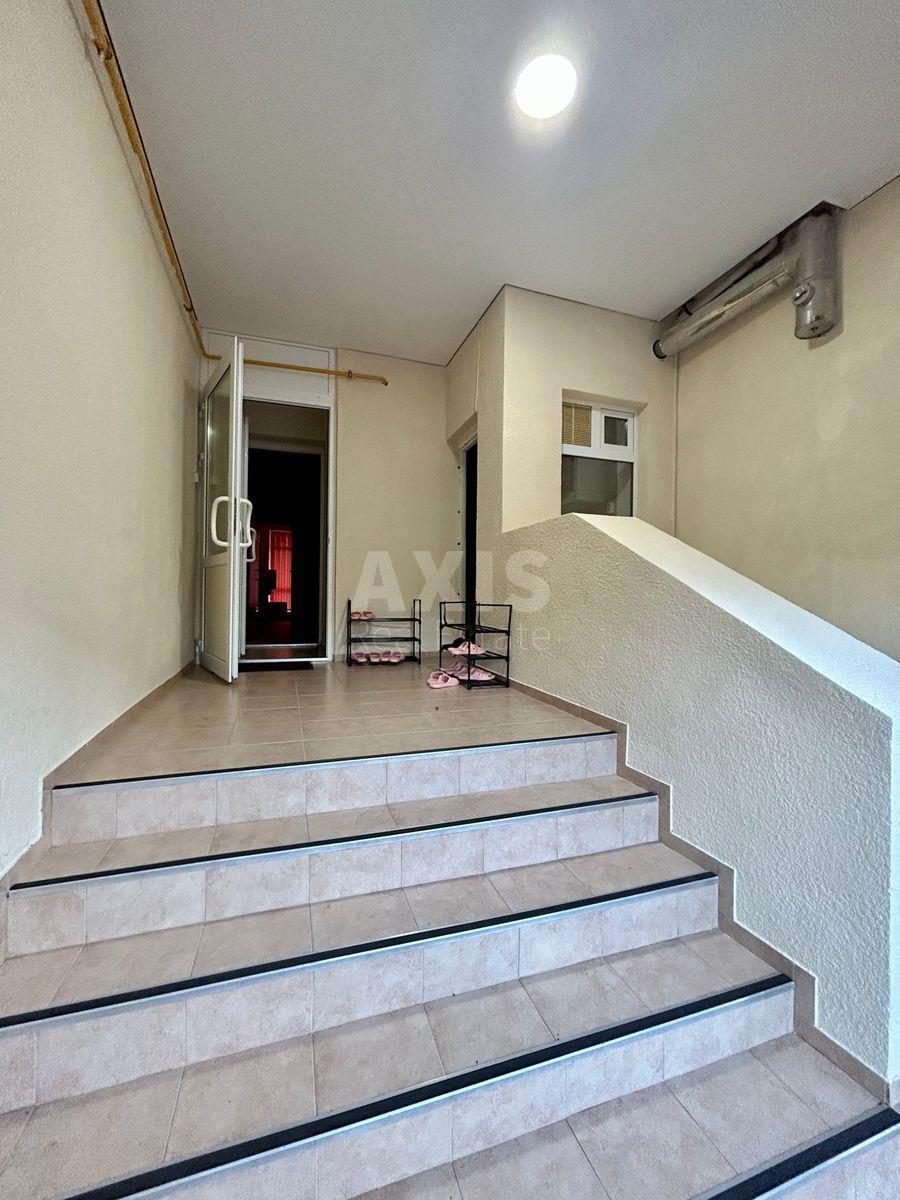 Office vul. Obolons'ka naberezhna 15, 110m25843710