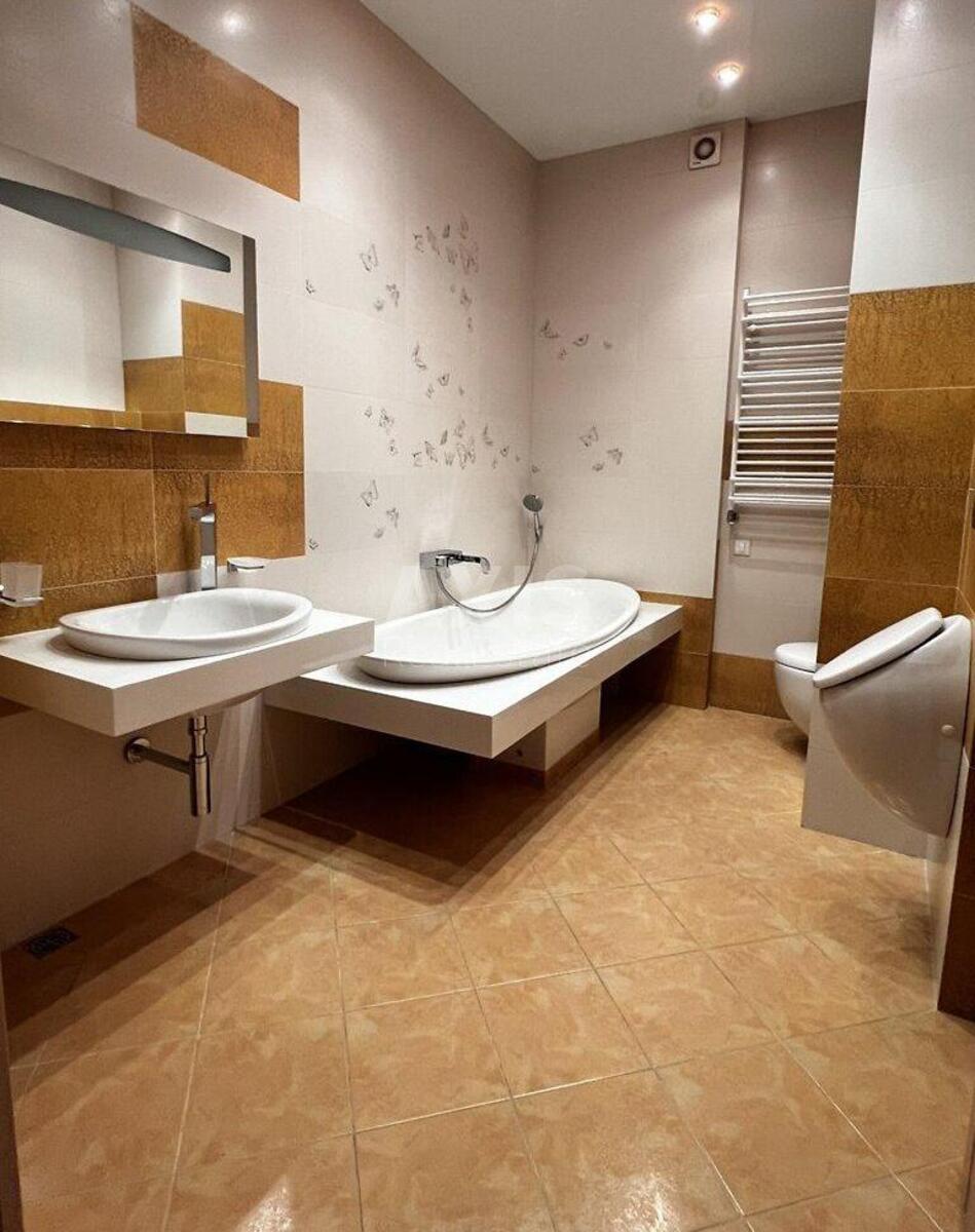 5k apartment vul. Turgenjevs'ka 28/30А12