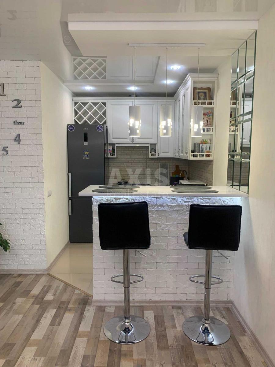 1k apartment vul. Dragomanova 2А5