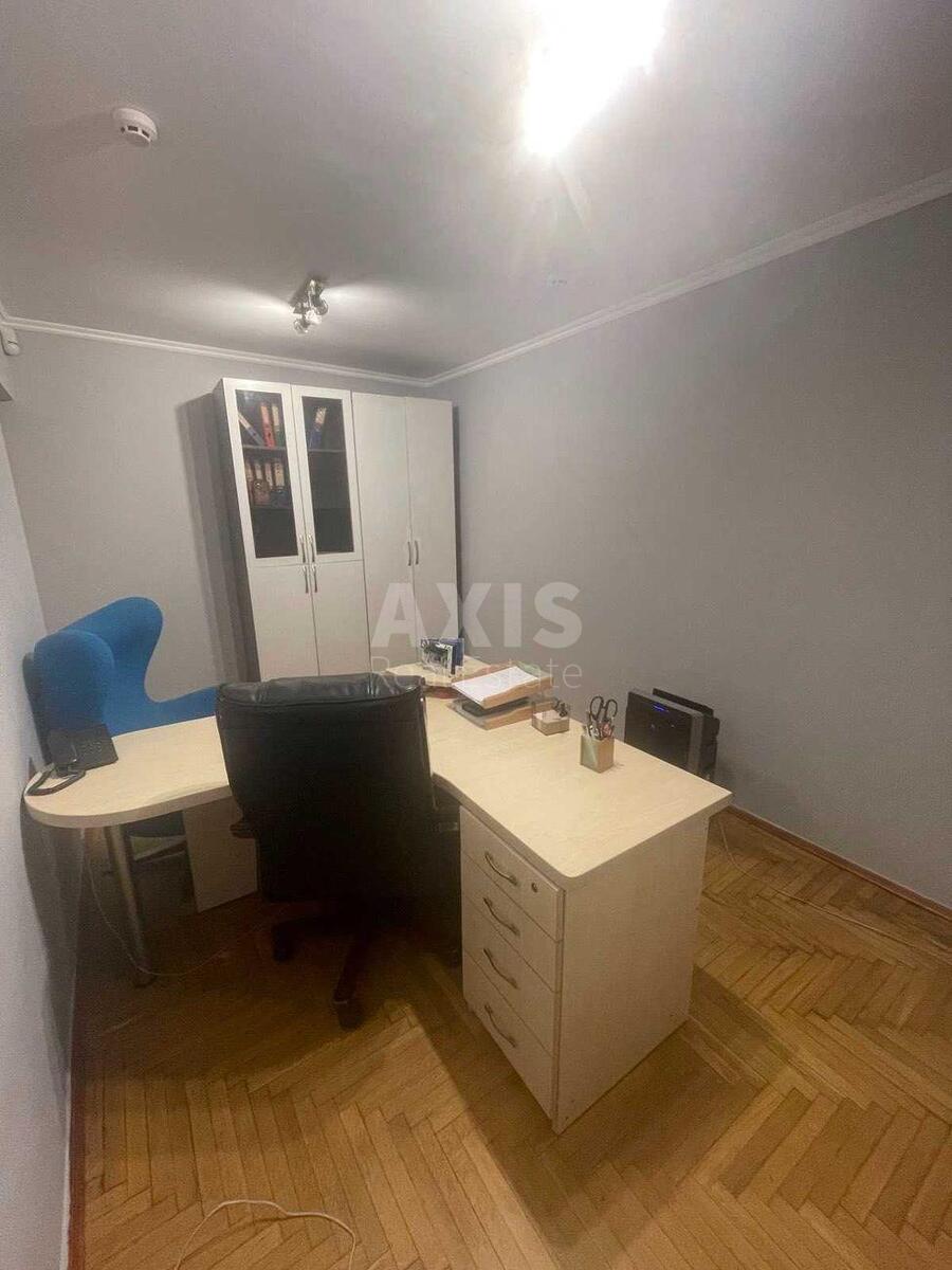 Офис ул. Алексы Тихого 94, 210м27