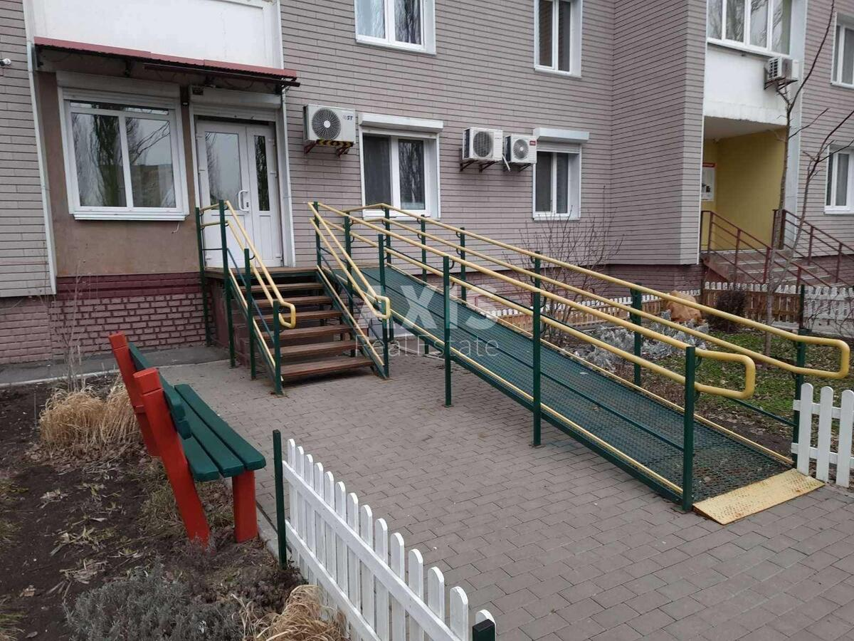 Trade object vul. Vasyl'kivs'ka 6, 15m2