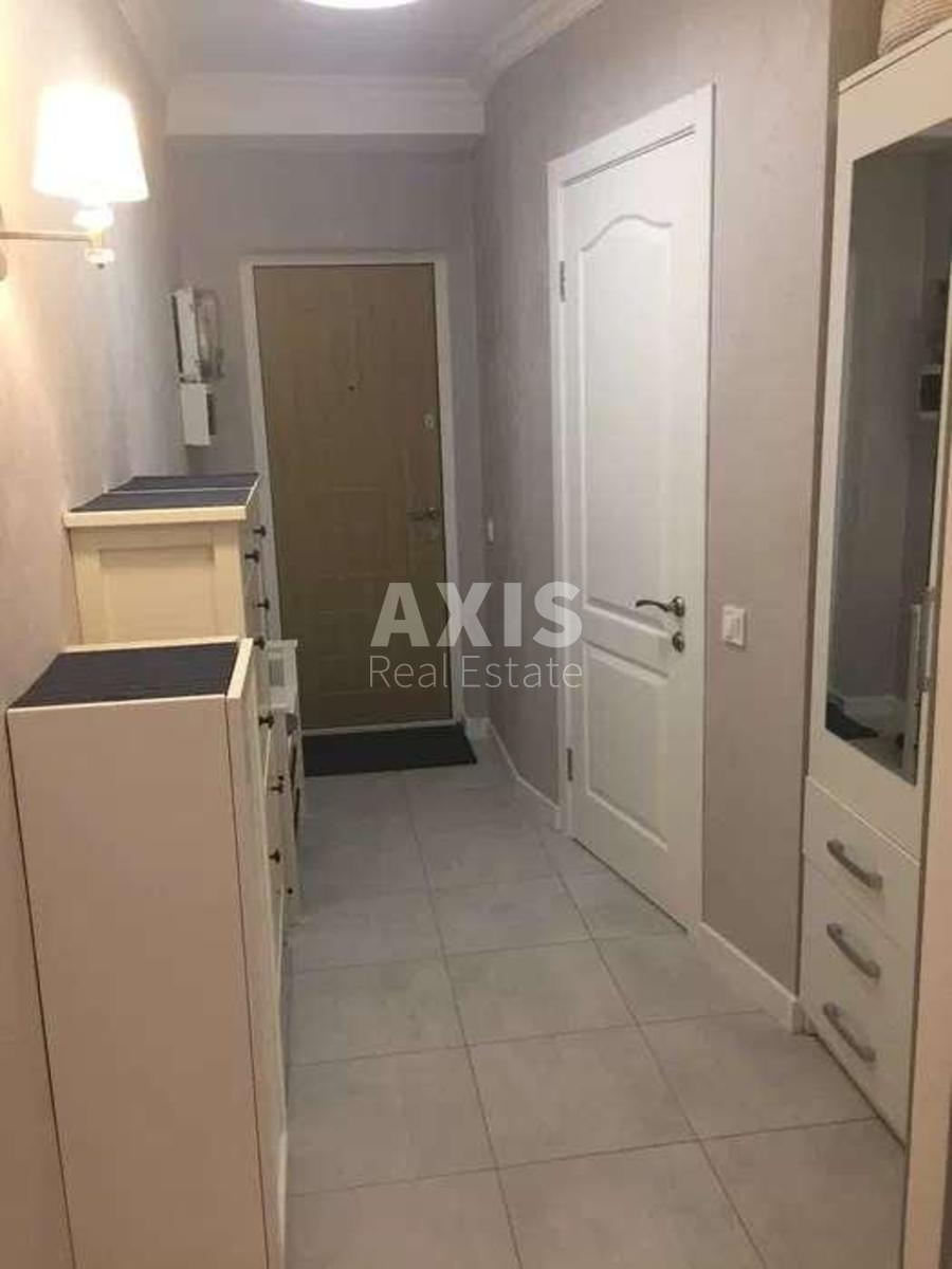2k apartment vul. Parkovo-Syrec'ka 108