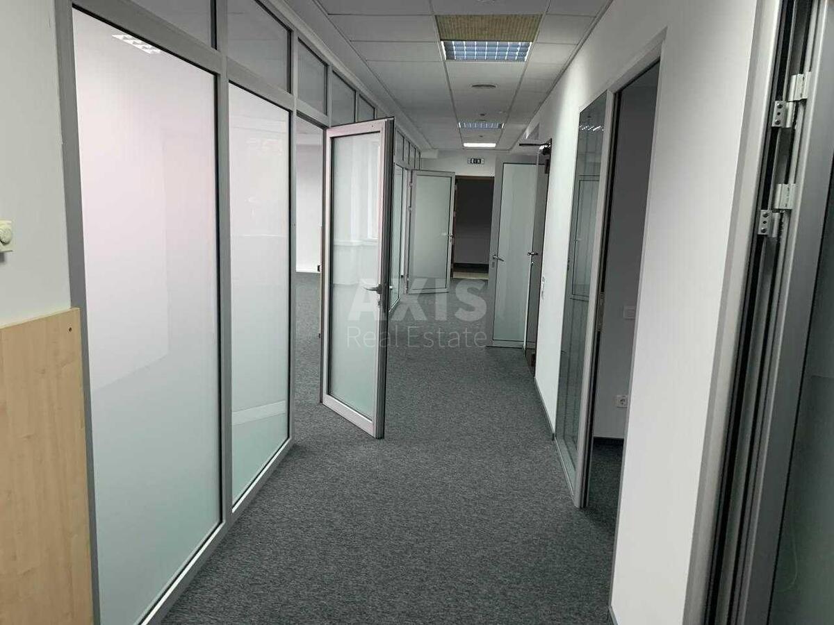Office vul. Zhyljans'ka 110, 530m25