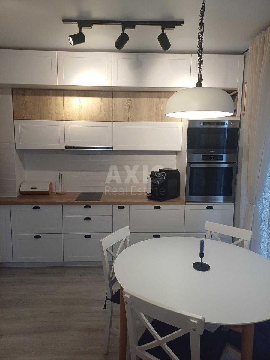2k apartment vul. Myhajla Maksymovycha 242