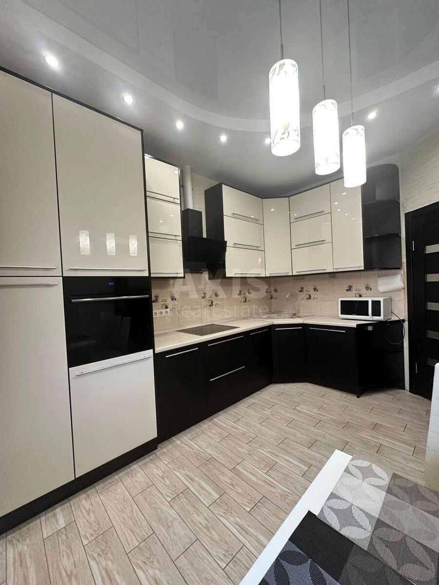 3k apartment vul. Demii'vs'ka 13