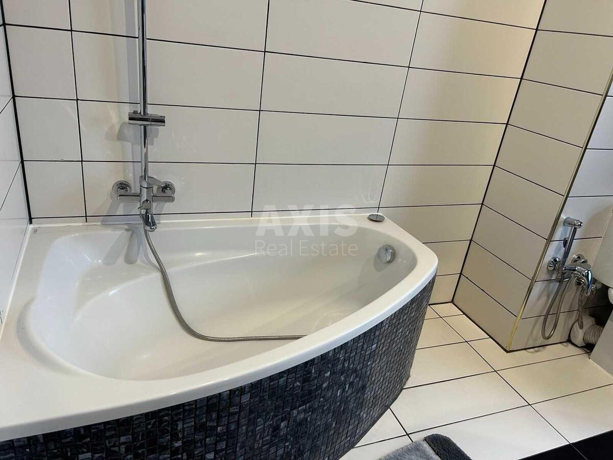 1k apartment vul. Zarichna 1Г6