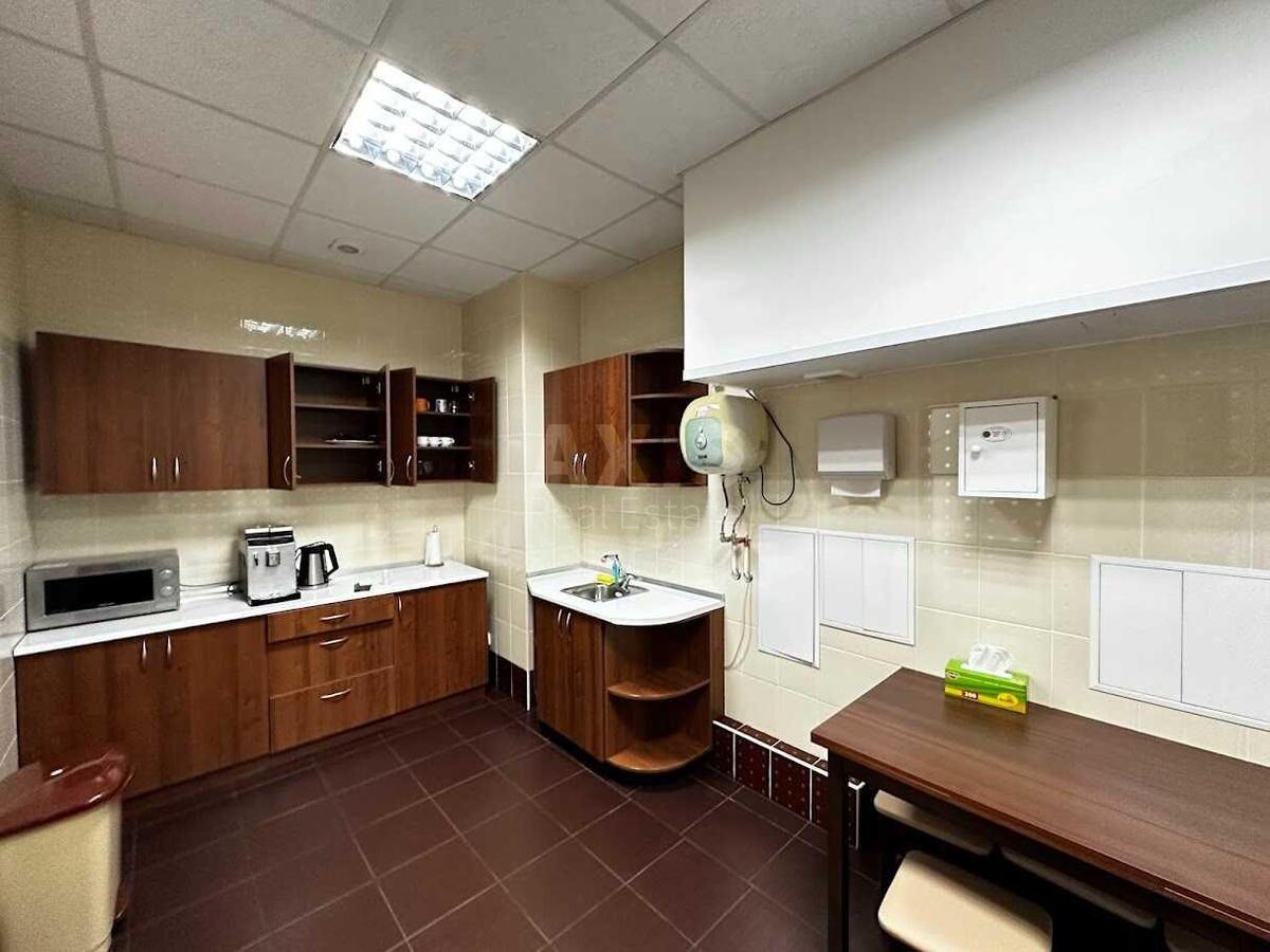 Office uzv. Klovs'kyj 7, 168m26