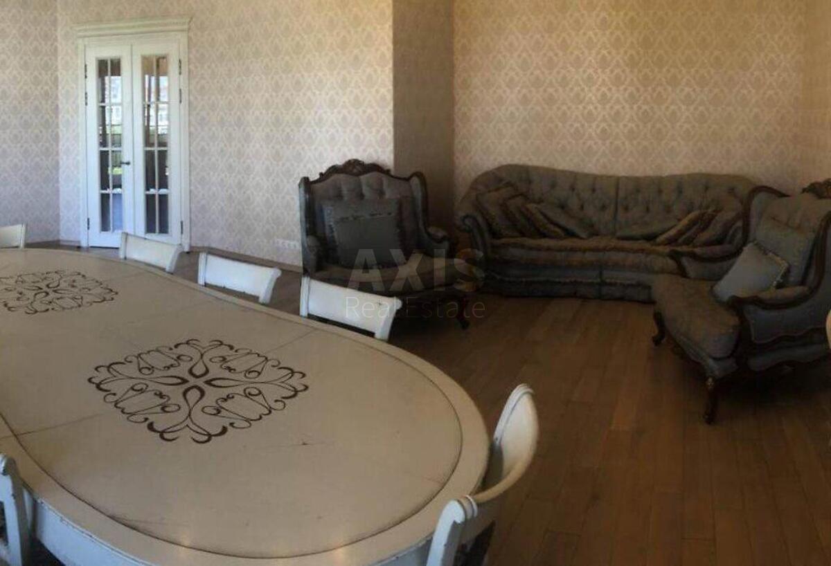 6k apartment uzv. Krutyj 54