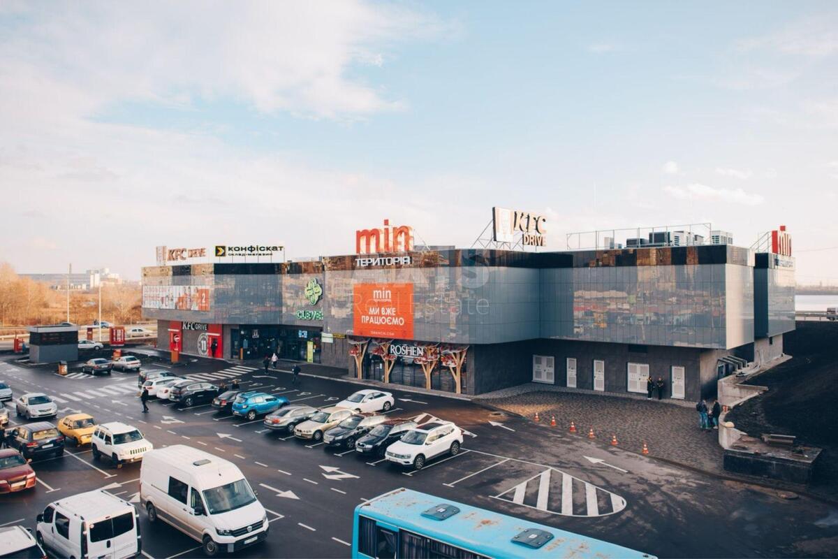 Объект торговли пр-т Бажана Николая 40, 60м262456