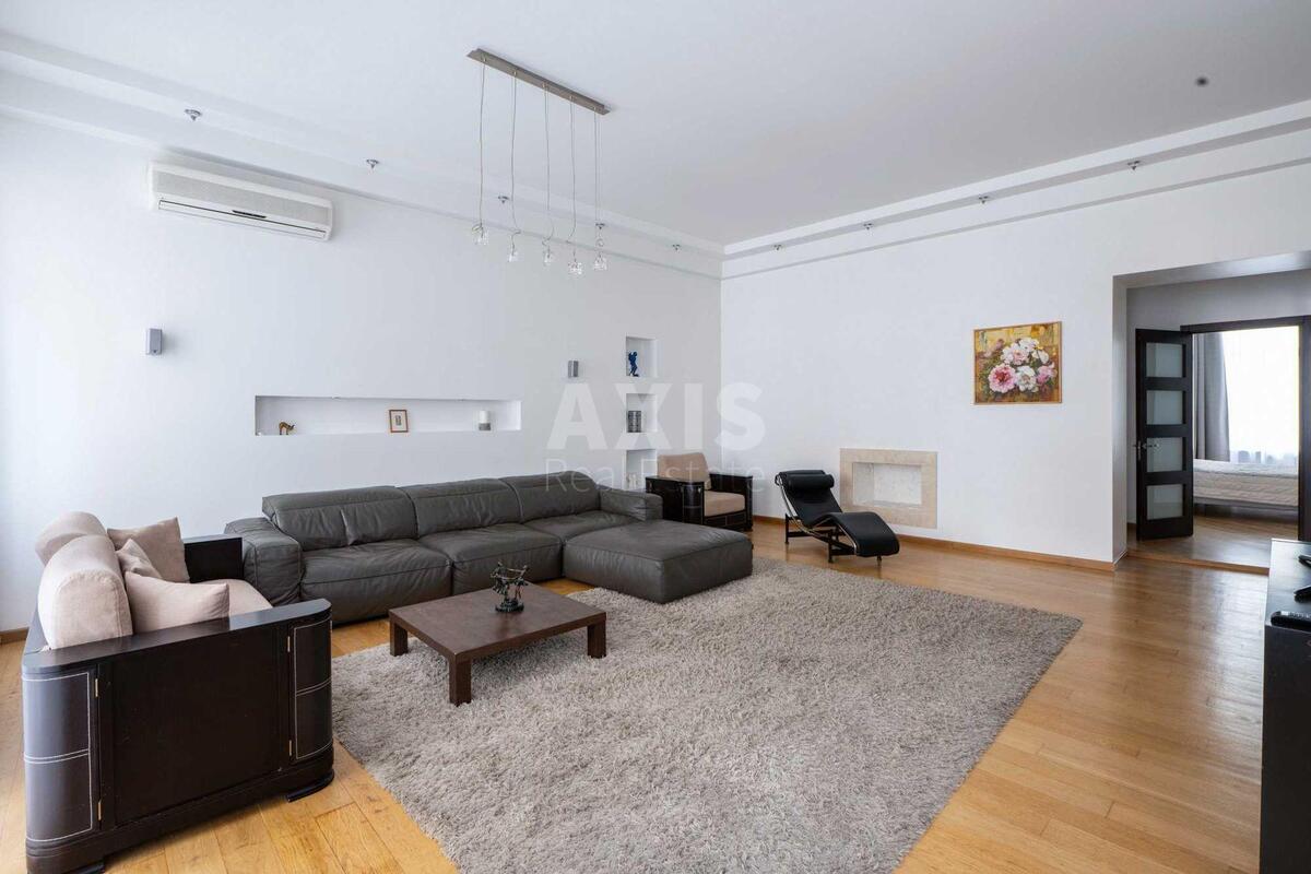 3k apartment vul. Kruglouniversytets'ka 62