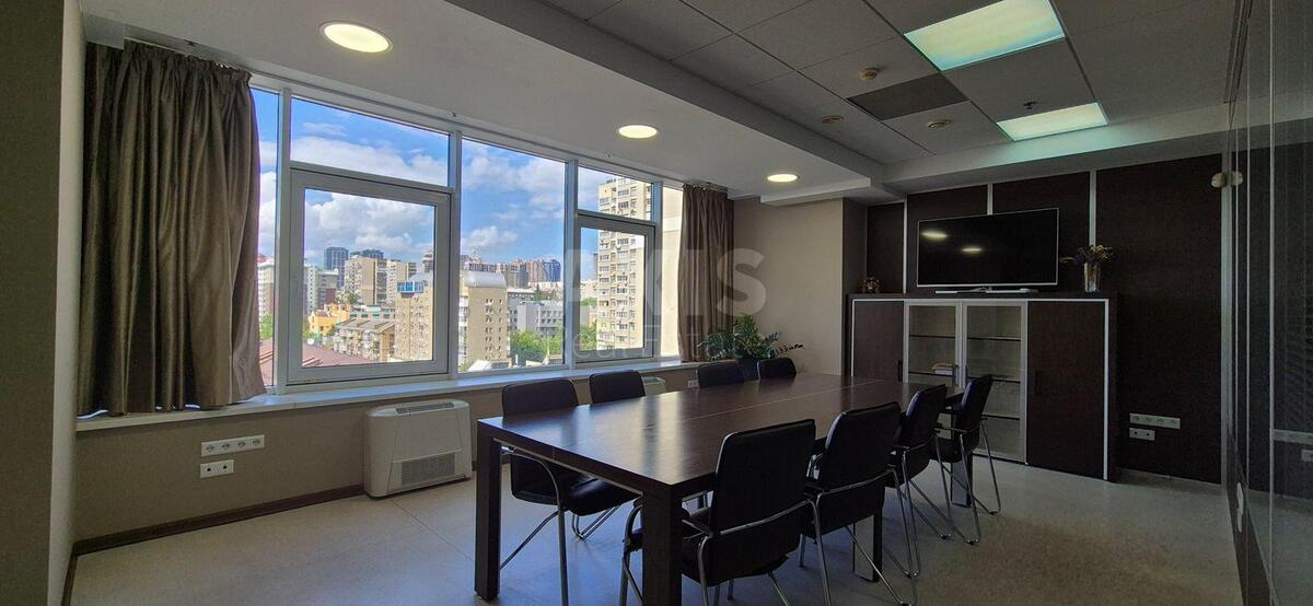Office vul. Antonovycha 172, 265m2578721