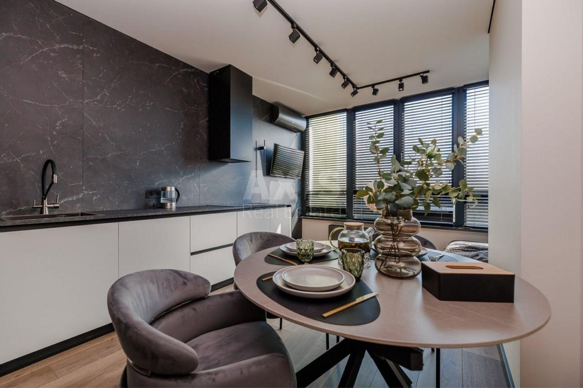 3k apartment vul. Kahovs'ka 60
