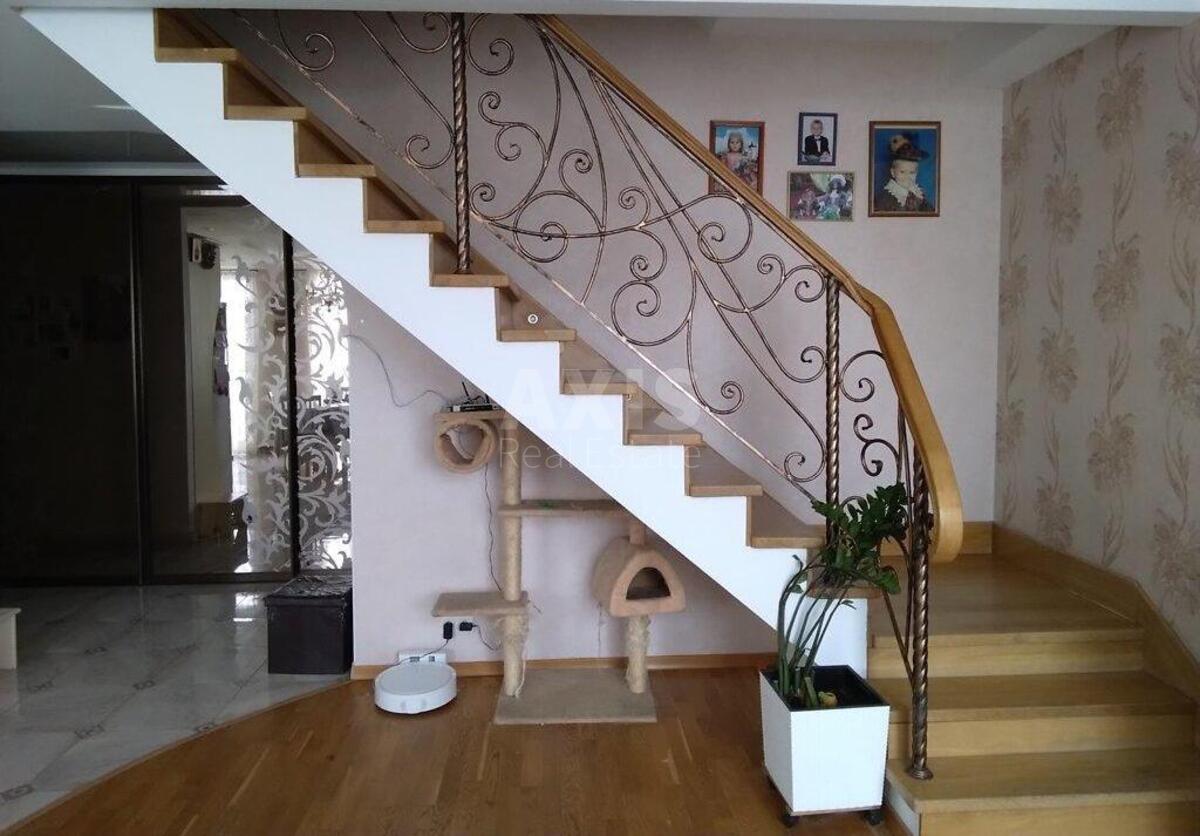 4k apartment vul. Regeneratorna 4, корп. 53