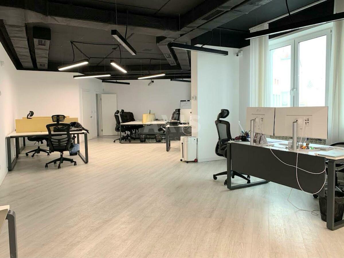 Office vul. Chavdar Jelyzavety 1, 136m260411