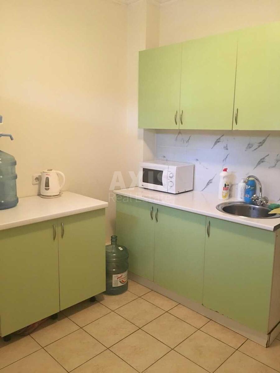 Office vul. Vyborz'ka 94, 210m24