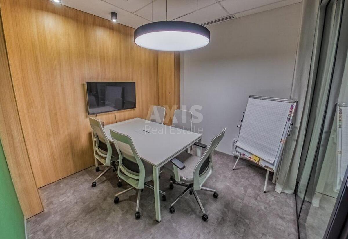 Office vul. Kyrylo-Mefodii'vs'ka 2, 15m22