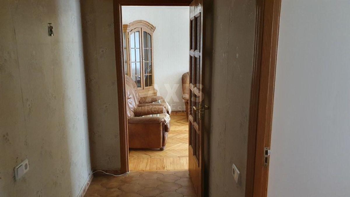 2k apartment vul. Sverstjuka Jevgena 8А6