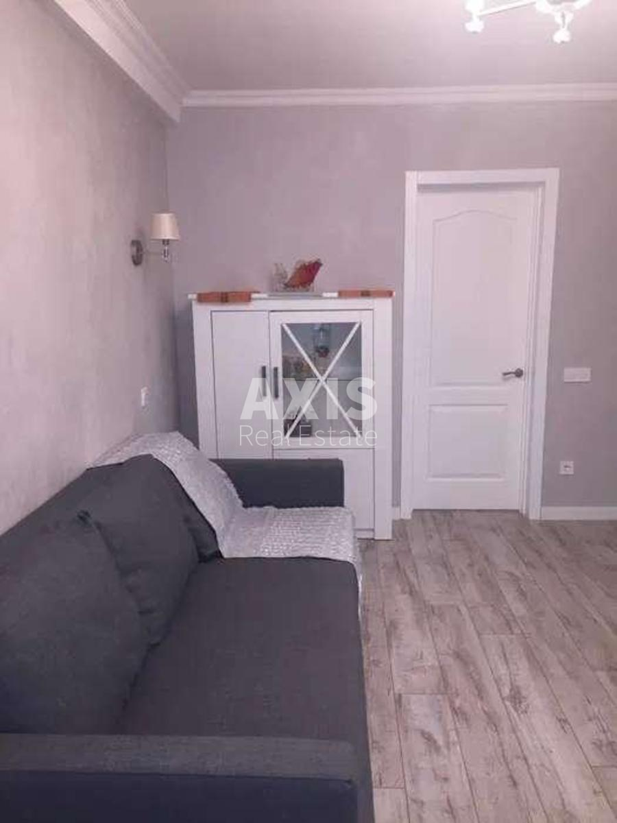 2k apartment vul. Parkovo-Syrec'ka 105