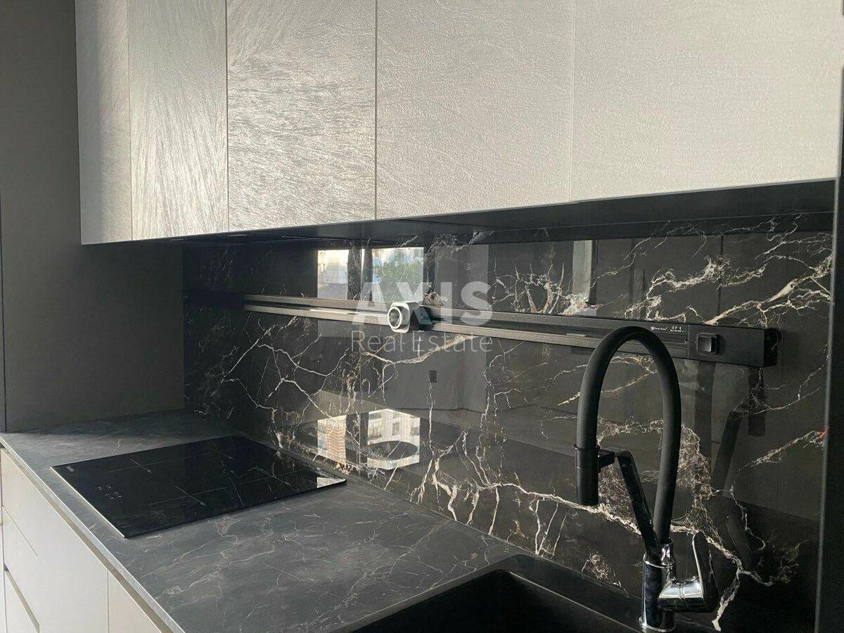 3k apartment vul. Dragomyrova Myhajla 14А