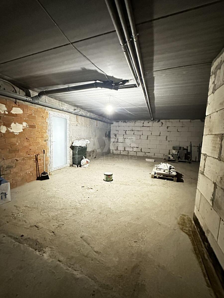 Service object vul. Osinnja 71, 70m27