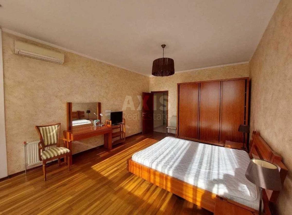 3k apartment uzv. Kudrjavs'kyj 3А3