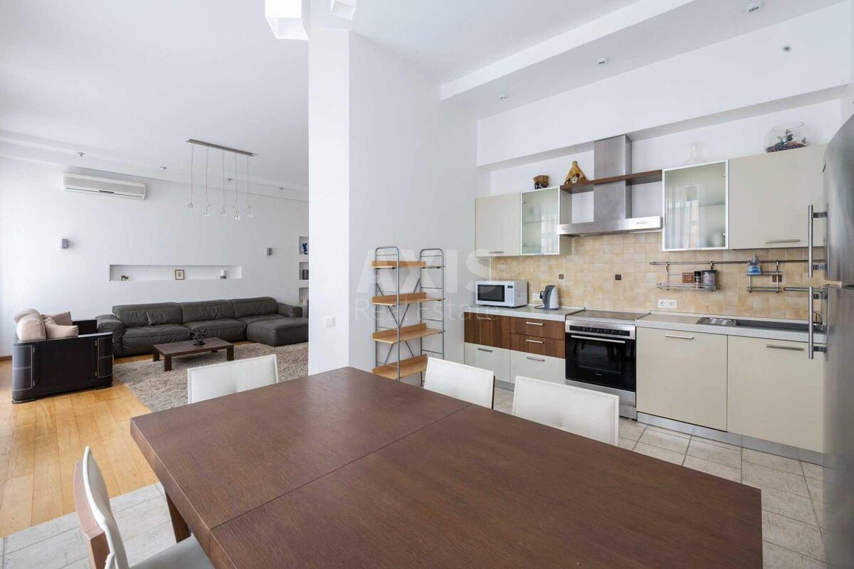 3k apartment vul. Kruglouniversytets'ka 6