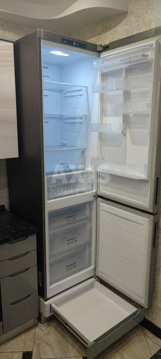 1k apartment nab. Dniprovs'ka 1817