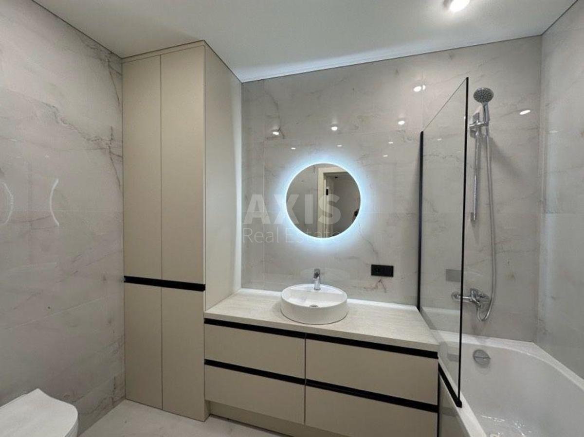1k apartment nab. Dniprovs'ka 155
