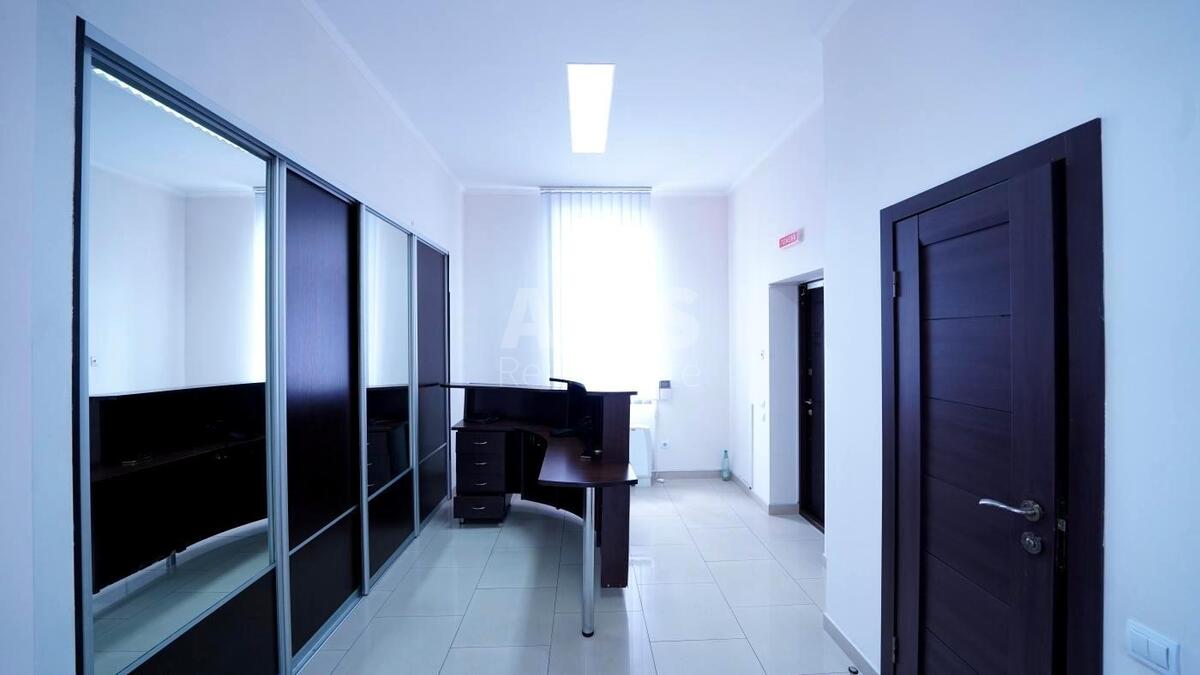 Office vul. Antonovycha 33В, 145m2634191