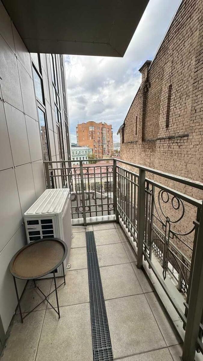 4k apartment vul. Bul'varno-Kudrjavs'ka 2111