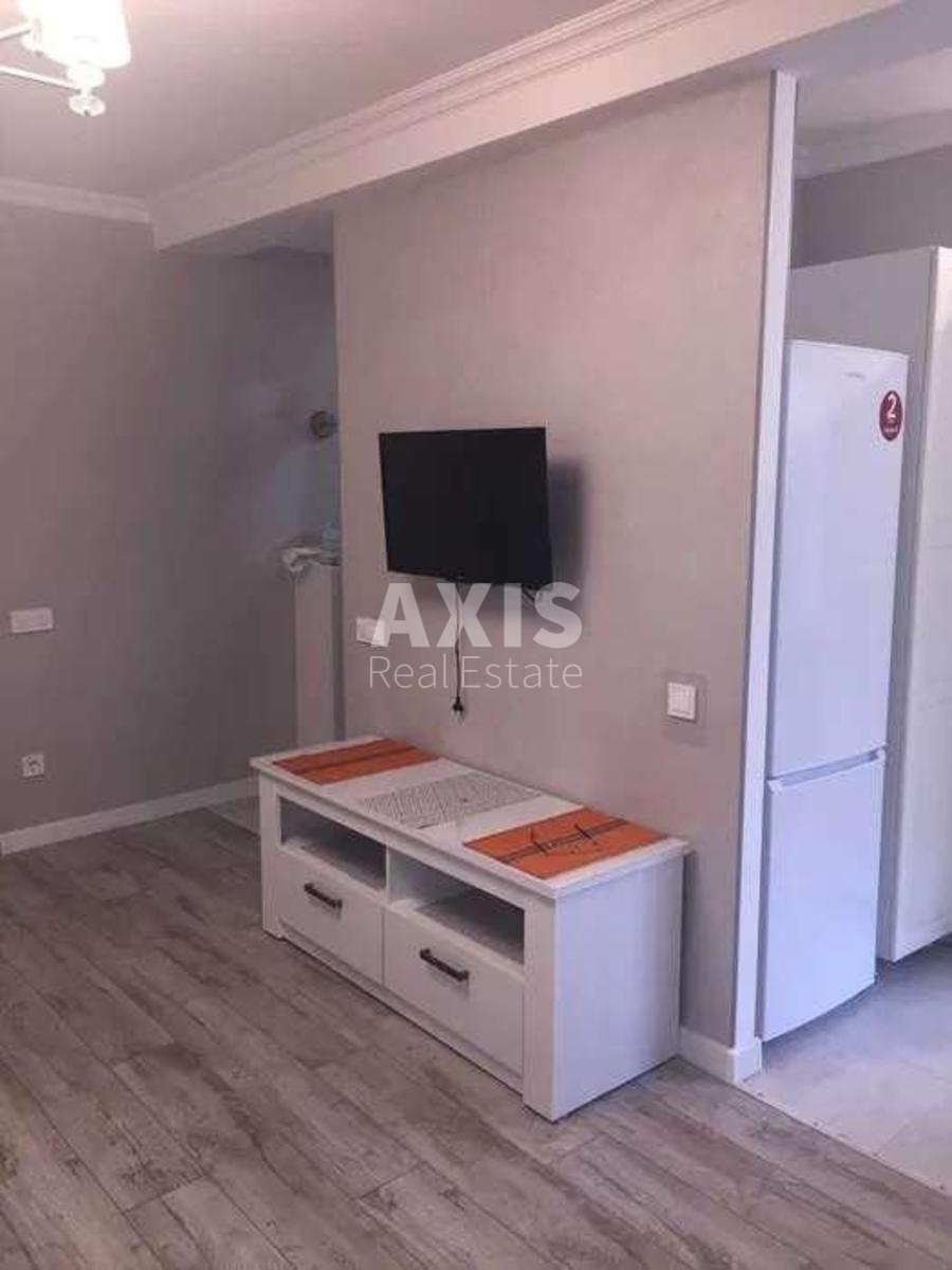 2k apartment vul. Parkovo-Syrec'ka 106