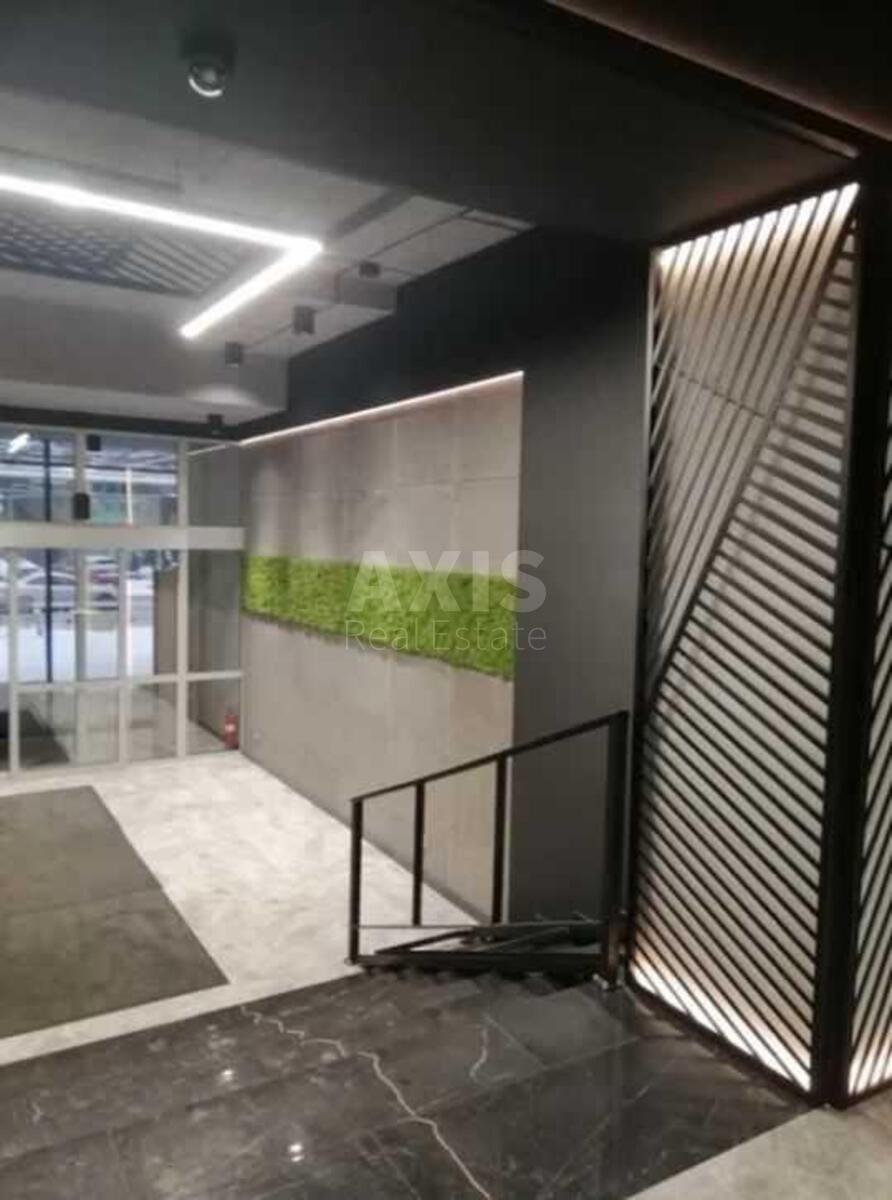 Office bul. Lesi Ukrai'nky 26, 78m28