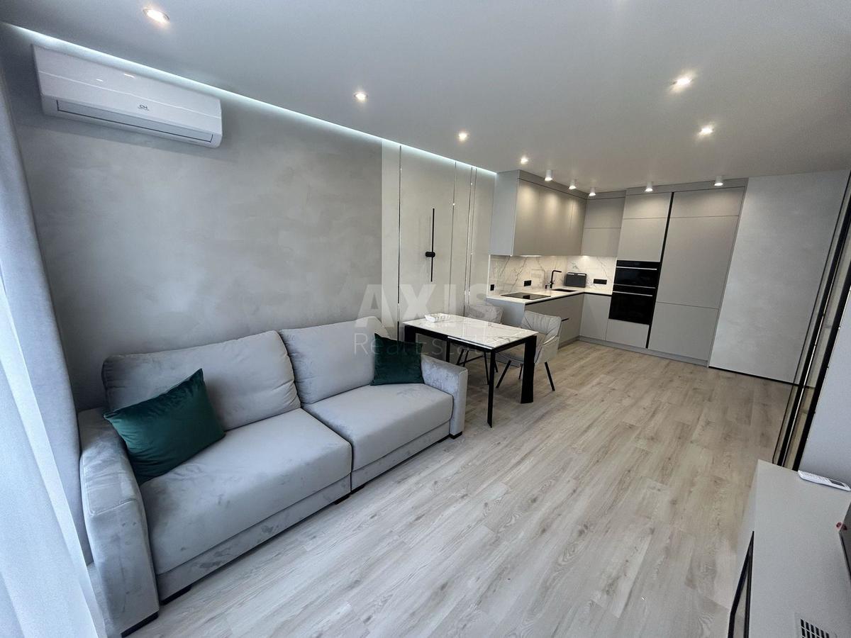 2k apartment nab. Dniprovs'ka 15