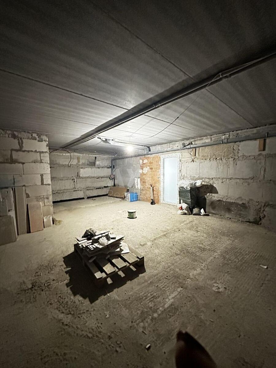 Service object vul. Osinnja 71, 70m28