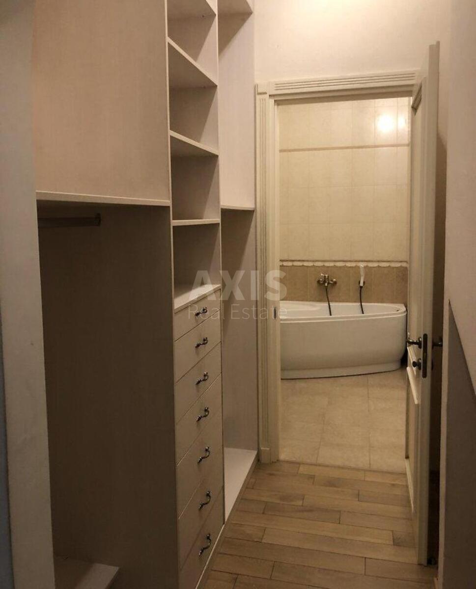 6k apartment uzv. Krutyj 52