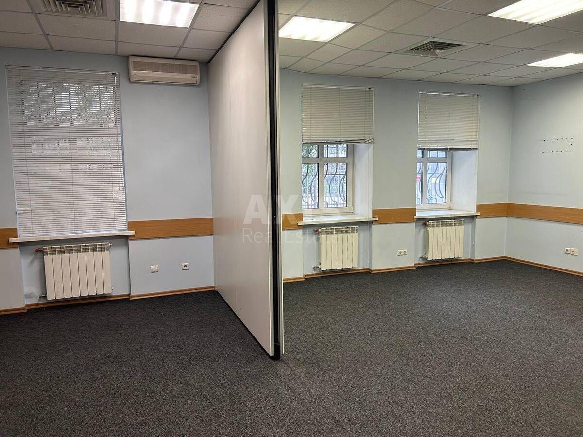 Офис ул. Саксаганского 111А, 697м210